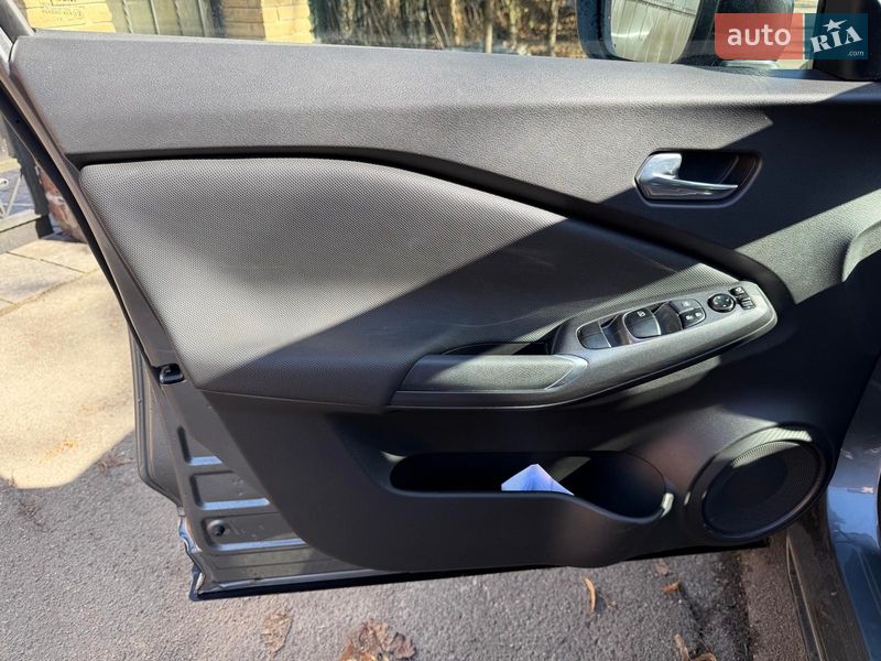 Внедорожник / Кроссовер Nissan Juke 2021 в Киеве