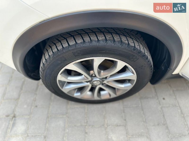 Внедорожник / Кроссовер Nissan Juke 2013 в Бродах