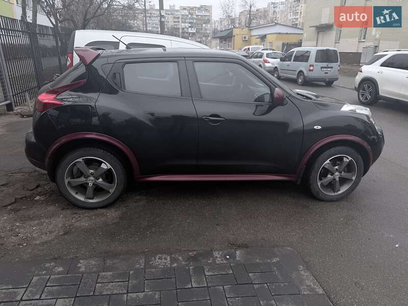 Позашляховик / Кросовер Nissan Juke 2012 в Києві