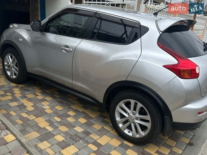Внедорожник / Кроссовер Nissan Juke 2011 в Тарутине