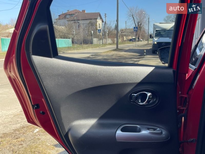 Внедорожник / Кроссовер Nissan Juke 2014 в Харькове