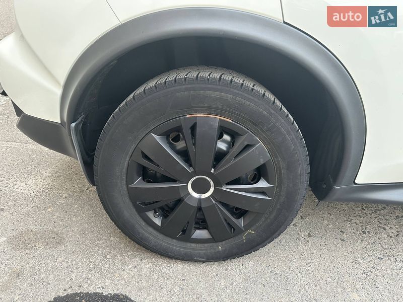 Внедорожник / Кроссовер Nissan Juke 2019 в Днепре