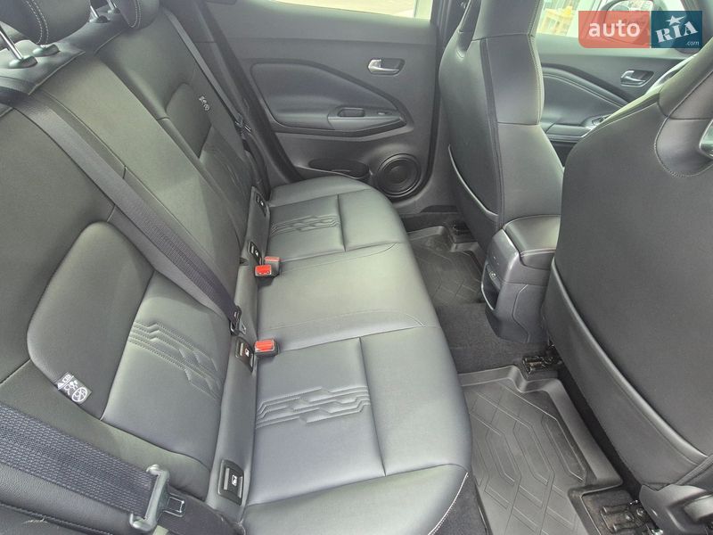 Внедорожник / Кроссовер Nissan Juke 2023 в Киеве