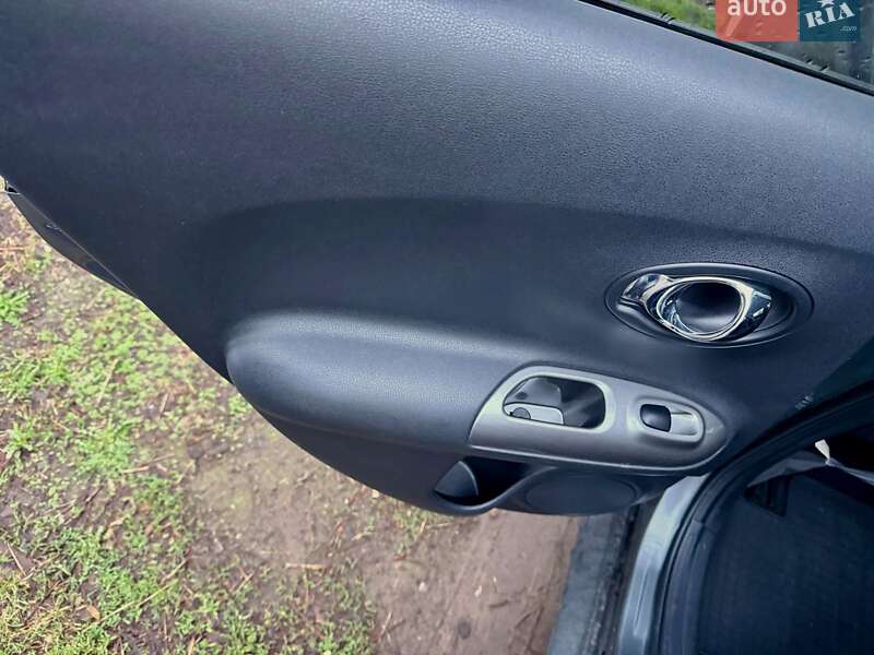 Внедорожник / Кроссовер Nissan Juke 2012 в Полтаве