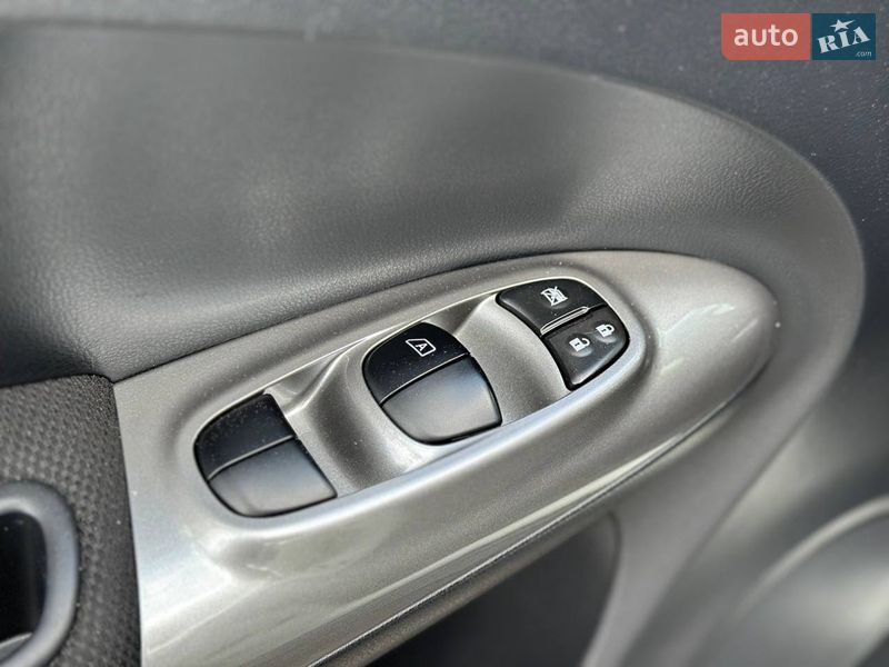 Позашляховик / Кросовер Nissan Juke 2016 в Дніпрі фото 15 Позашляховик / Кросовер Nissan Juke 2016 в Дніпрі