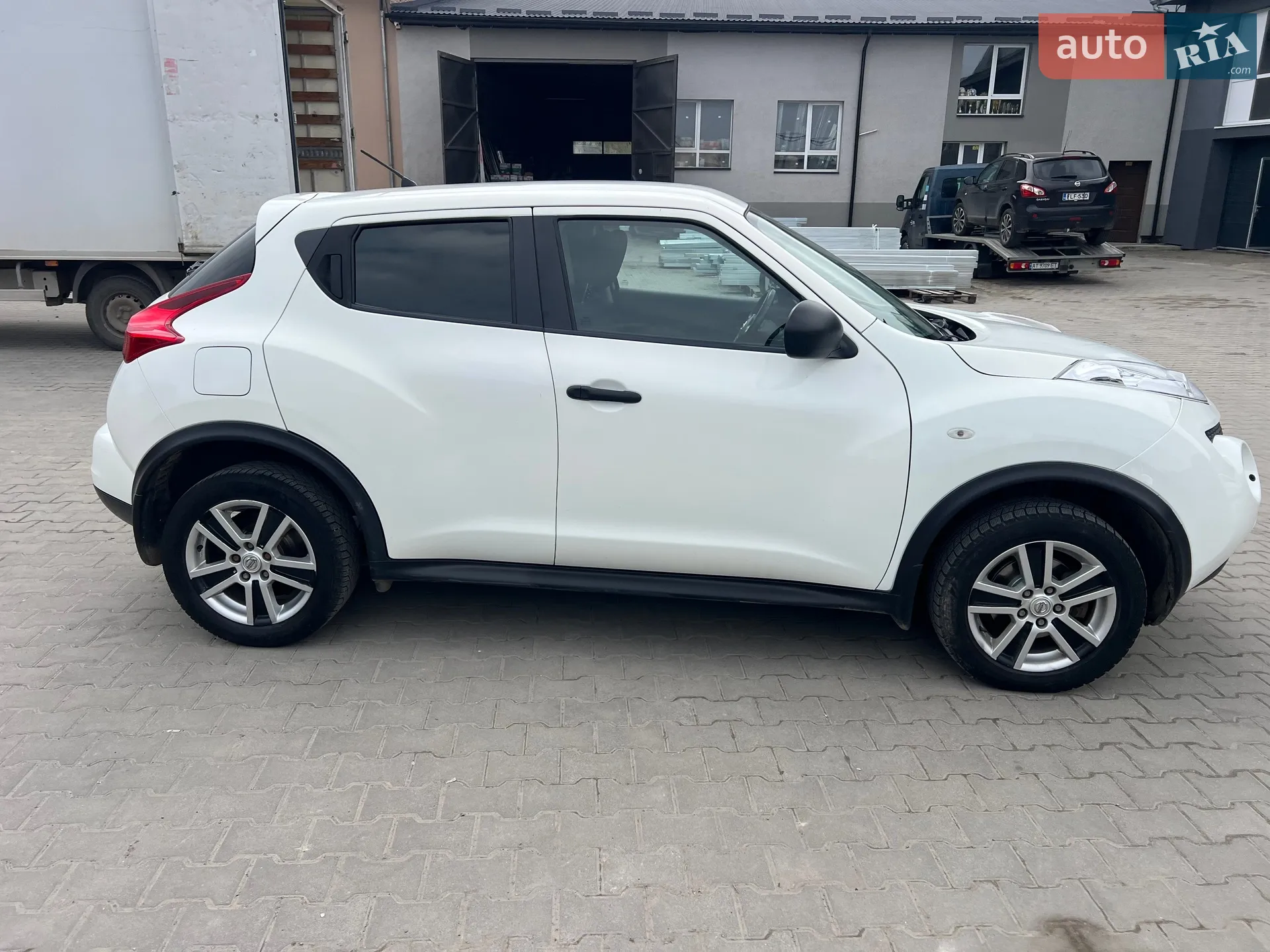 2013 Nissan Juke - мініатюра 2