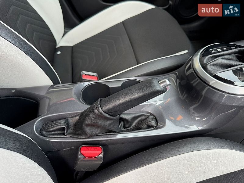 Внедорожник / Кроссовер Nissan Juke 2023 в Киеве
