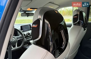 Внедорожник / Кроссовер Nissan Juke 2023 в Киеве