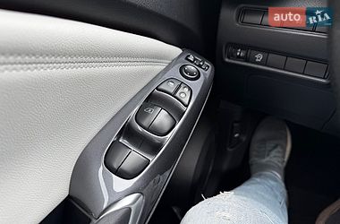 Внедорожник / Кроссовер Nissan Juke 2023 в Киеве