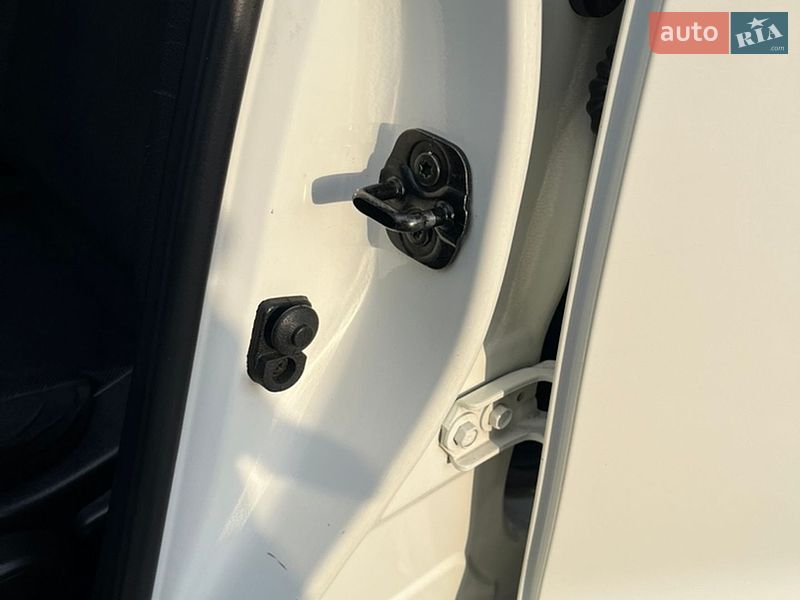 Внедорожник / Кроссовер Nissan Juke 2013 в Киеве