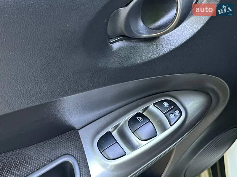 Nissan Juke 2017 VIN SJNFBAF15U7398640 фото оголошення 16 з 71