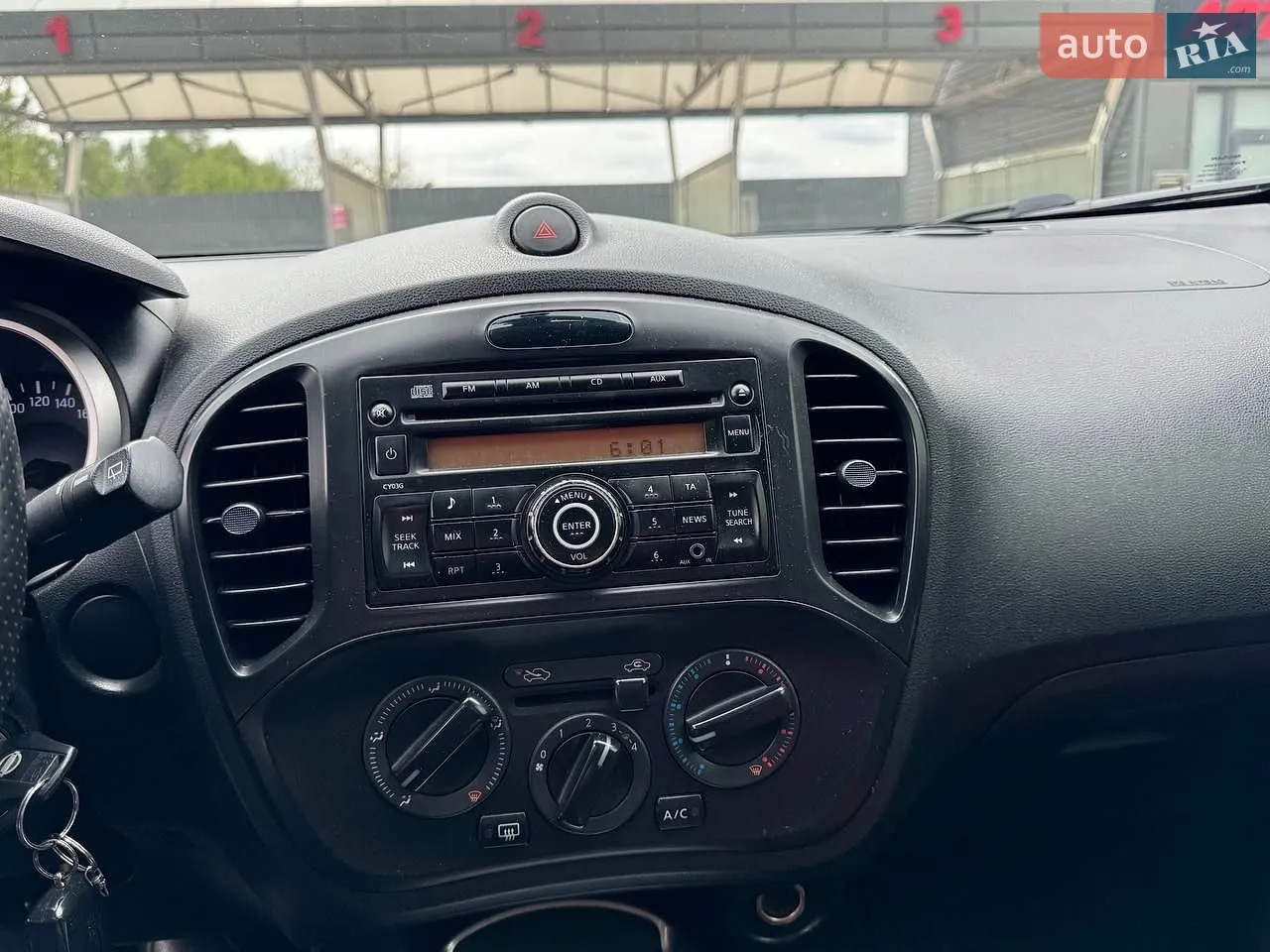 2011 Nissan Juke - мініатюра 11