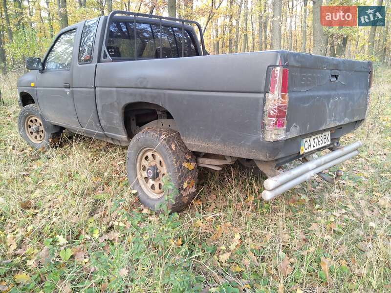 Пікап Nissan King Cab 1991 в Умані фото 5 Пікап Nissan King Cab 1991 в Умані