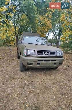 Пикап Nissan King Cab 1998 в Днепре