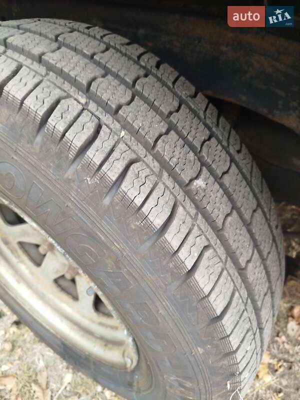 Пикап Nissan King Cab 1998 в Днепре