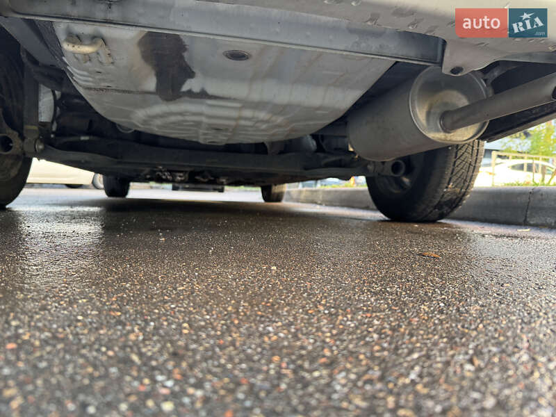 Седан Nissan Latio 2012 в Киеве