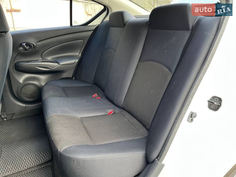 Седан Nissan Latio 2012 в Киеве