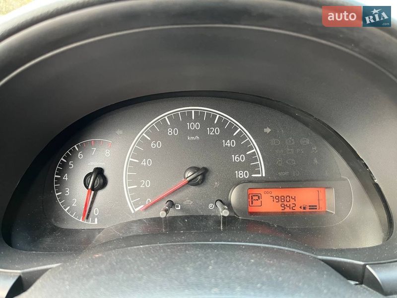 Седан Nissan Latio 2012 в Киеве