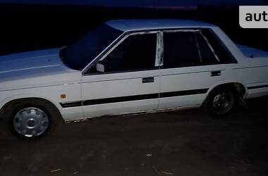 Седан Nissan Laurel 1987 в Белгороде-Днестровском