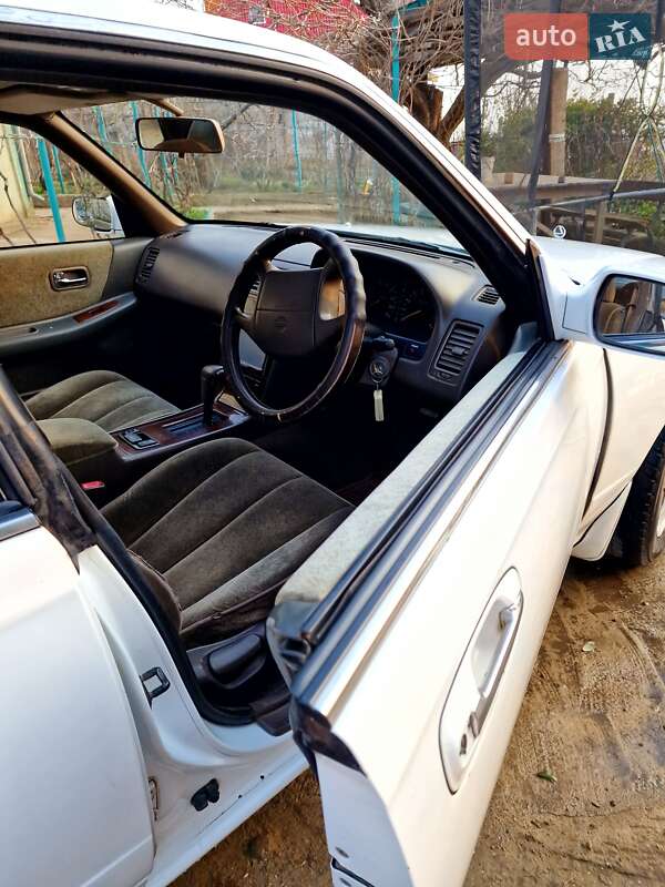 Седан Nissan Laurel 1994 в Одессе