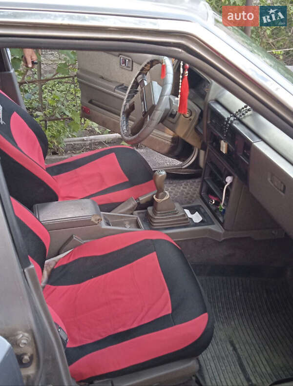 Седан Nissan Laurel 1987 в Новому Бузі фото 2 Седан Nissan Laurel 1987 в Новому Бузі