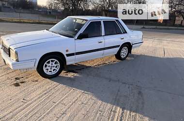 Седан Nissan Laurel 1988 в Тальному