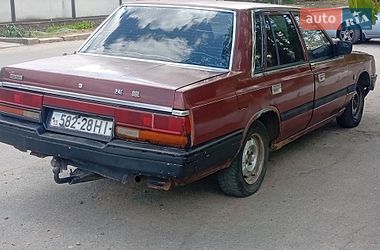 Седан Nissan Laurel 1988 в Первомайську