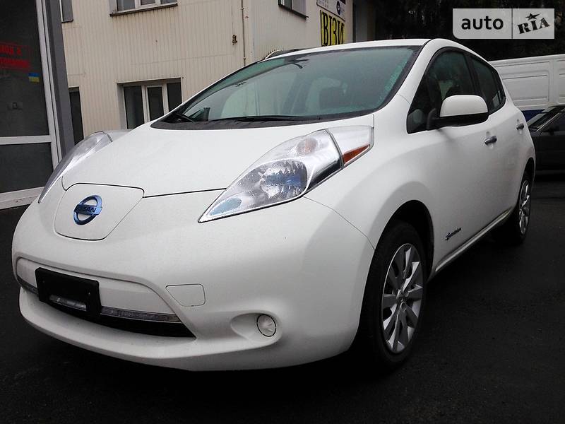 Хэтчбек Nissan Leaf 2015 в Киеве