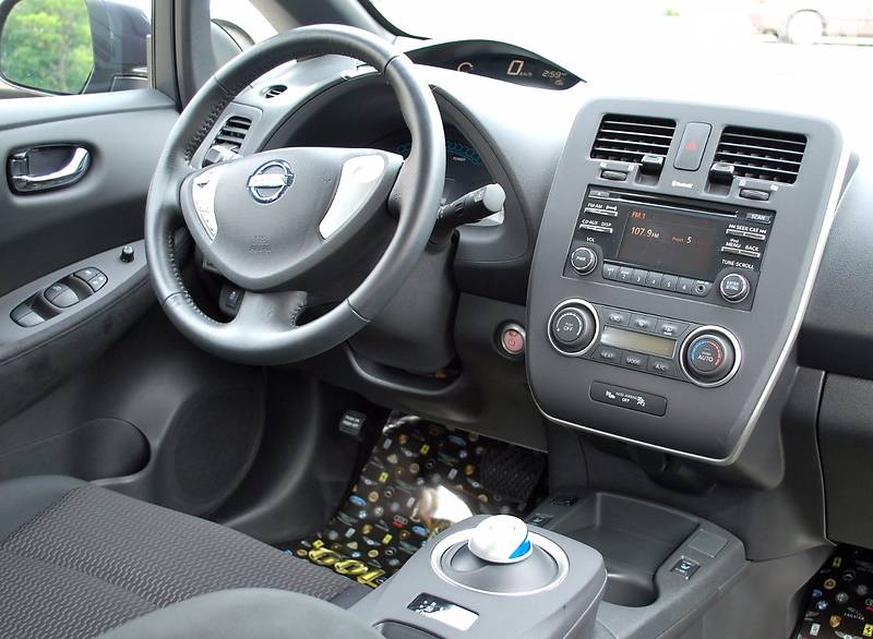 Хэтчбек Nissan Leaf 2013 в Одессе