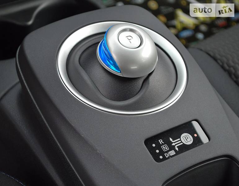 Хэтчбек Nissan Leaf 2013 в Одессе