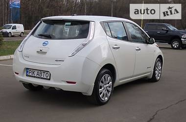 Хэтчбек Nissan Leaf 2015 в Киеве