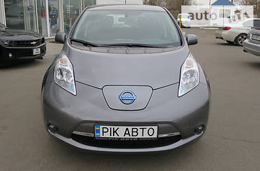 Хэтчбек Nissan Leaf 2015 в Киеве