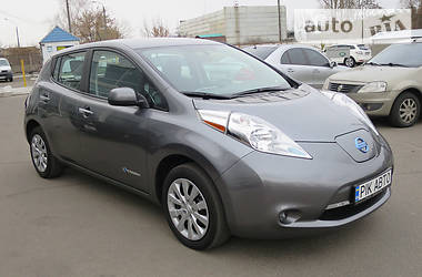 Хэтчбек Nissan Leaf 2015 в Киеве