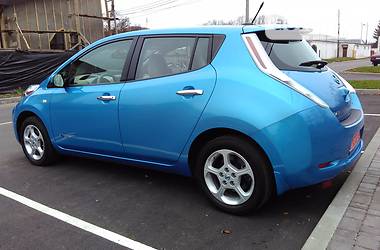 Хэтчбек Nissan Leaf 2012 в Звягеле