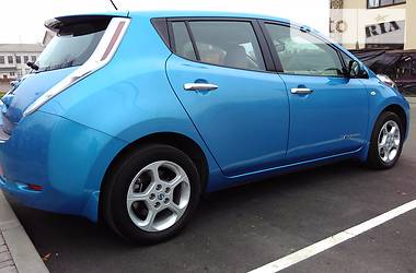 Хэтчбек Nissan Leaf 2012 в Звягеле