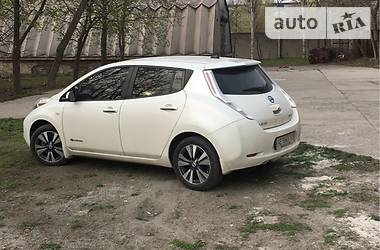 Хэтчбек Nissan Leaf 2013 в Днепре