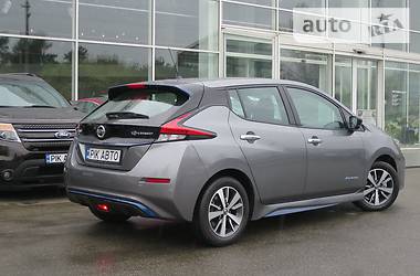 Хэтчбек Nissan Leaf 2018 в Киеве