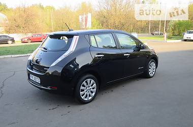 Хэтчбек Nissan Leaf 2016 в Киеве