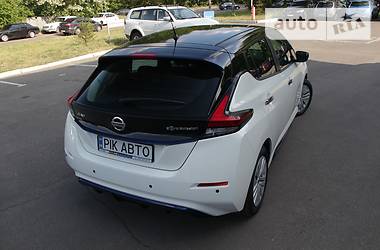 Хэтчбек Nissan Leaf 2018 в Киеве