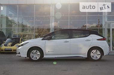 Хэтчбек Nissan Leaf 2018 в Киеве