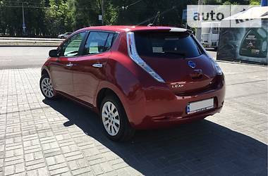 Хэтчбек Nissan Leaf 2015 в Днепре