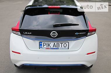 Хэтчбек Nissan Leaf 2018 в Киеве