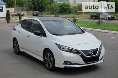 Хэтчбек Nissan Leaf 2018 в Киеве