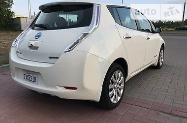 Хэтчбек Nissan Leaf 2015 в Запорожье