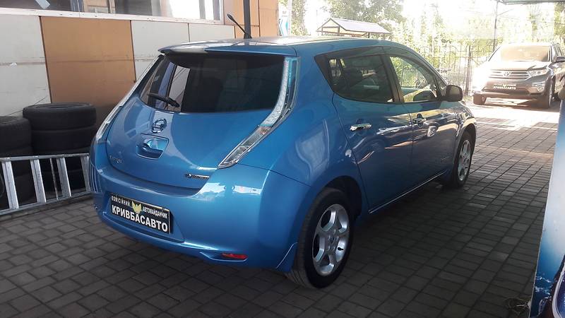 Хетчбек Nissan Leaf 2011 в Кривому Розі