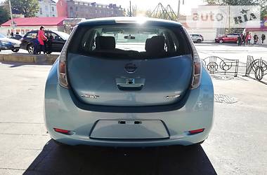 Хэтчбек Nissan Leaf 2015 в Киеве