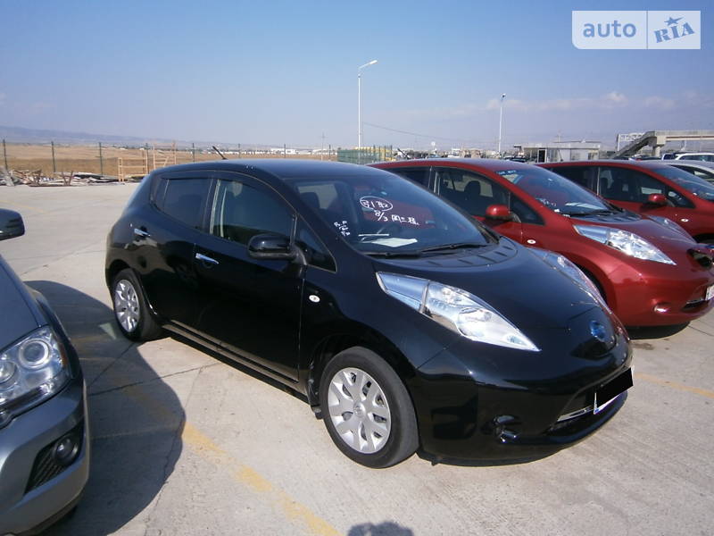 Хэтчбек Nissan Leaf 2013 в Днепре