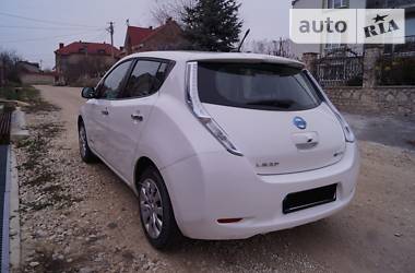 Седан Nissan Leaf 2013 в Тернополе