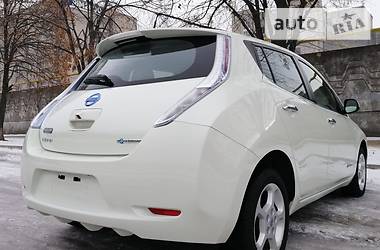 Хетчбек Nissan Leaf 2012 в Дніпрі