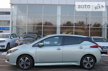 Хэтчбек Nissan Leaf 2019 в Киеве